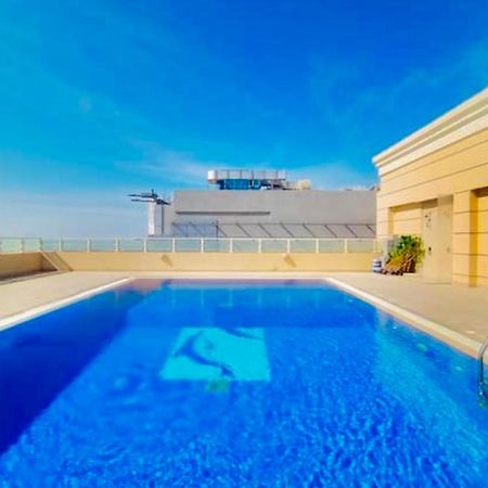 Private Room In 2Br Apartment Dubai Bagian luar foto