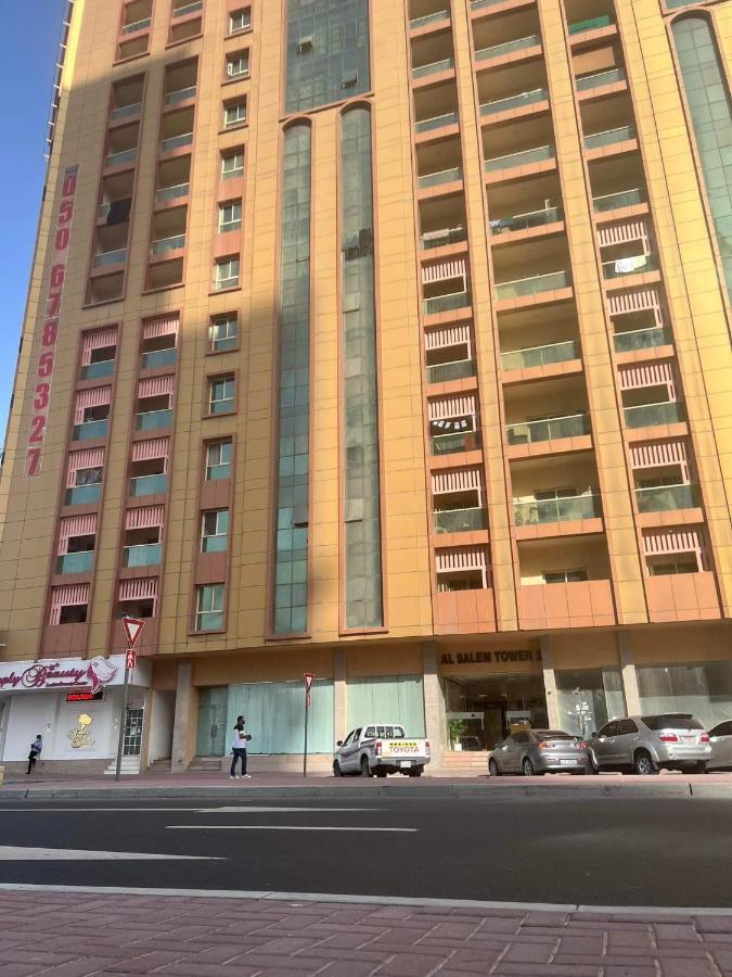 Private Room In 2Br Apartment Dubai Bagian luar foto
